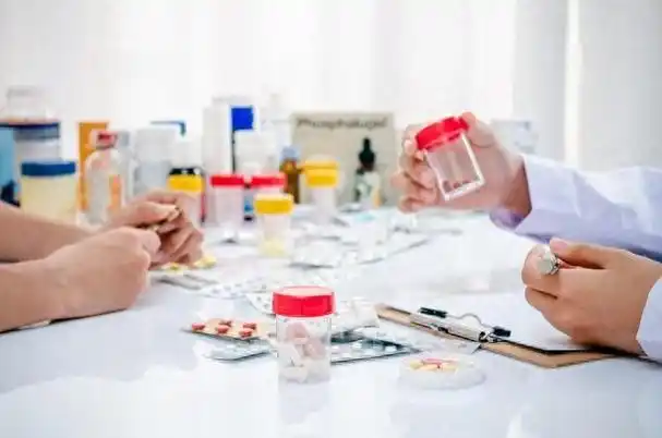 糖尿病友感冒后,这几类药要慎用会让血糖失控,还可能诱发并发症