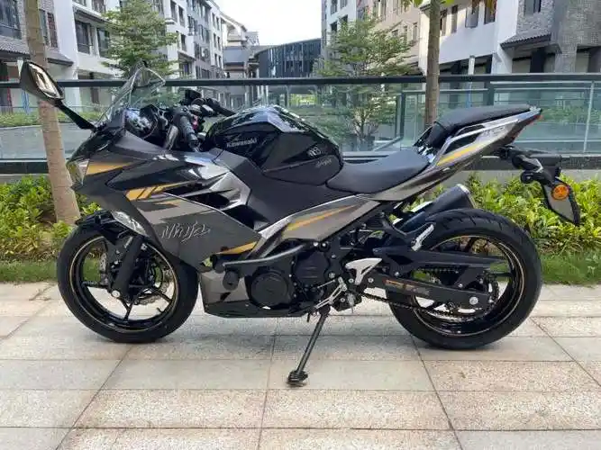 二手川崎ninja 400