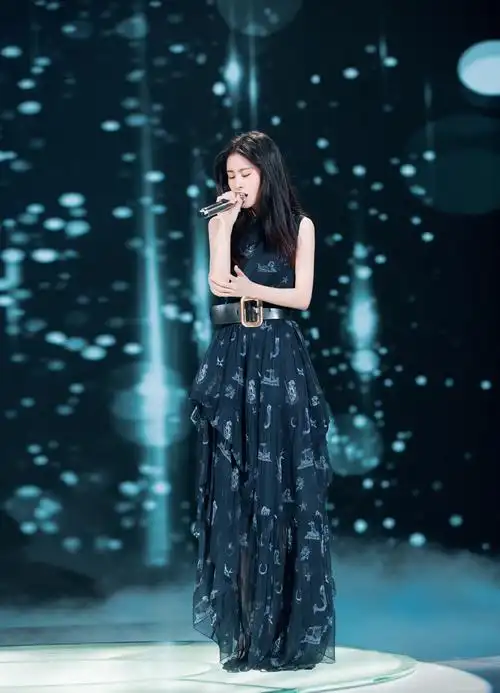 p>张碧晨(diamond),1989年9月10日出生于天津市,中国内地流行乐女歌手