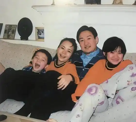 不过,宋丹丹和赵婷之间的关系就没那么简单了,相处起来也挺难的.