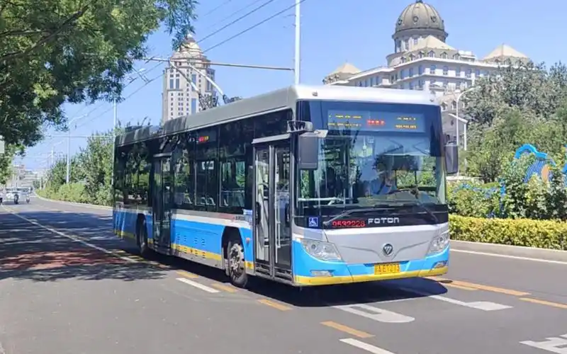 [鼓楼下的无轨电车]北京公交集团电车分公司107路(白石桥东→东直门