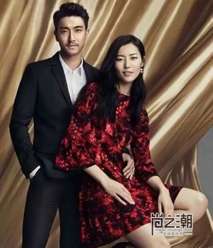 崔始源入伍后义警宣传片公开 曝崔始源刘雯最新消息