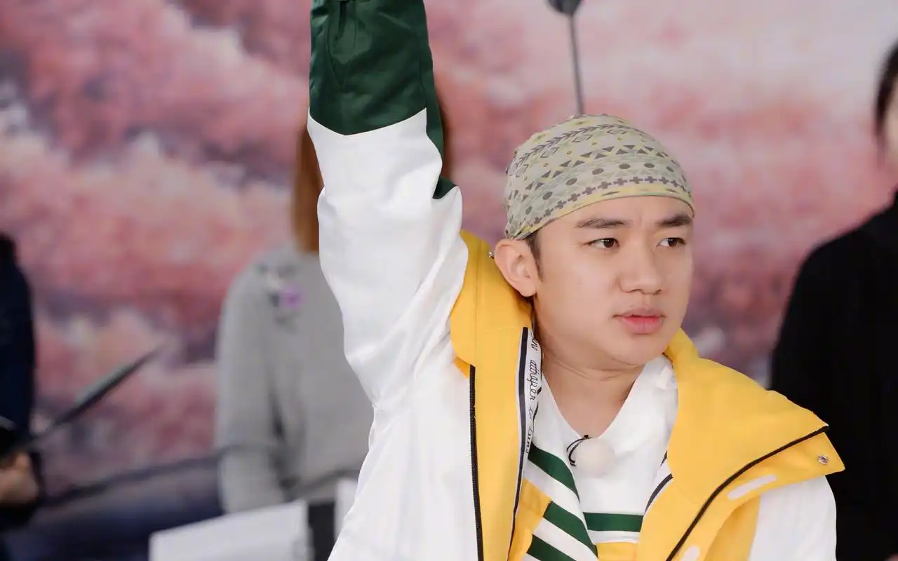 奔跑吧最新兄弟团成员高清桌面壁纸