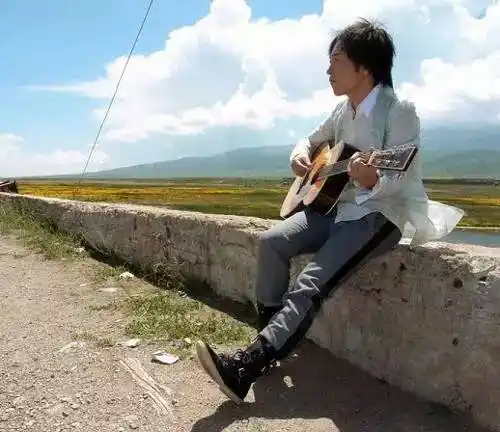 许巍—一位像诗人的歌者