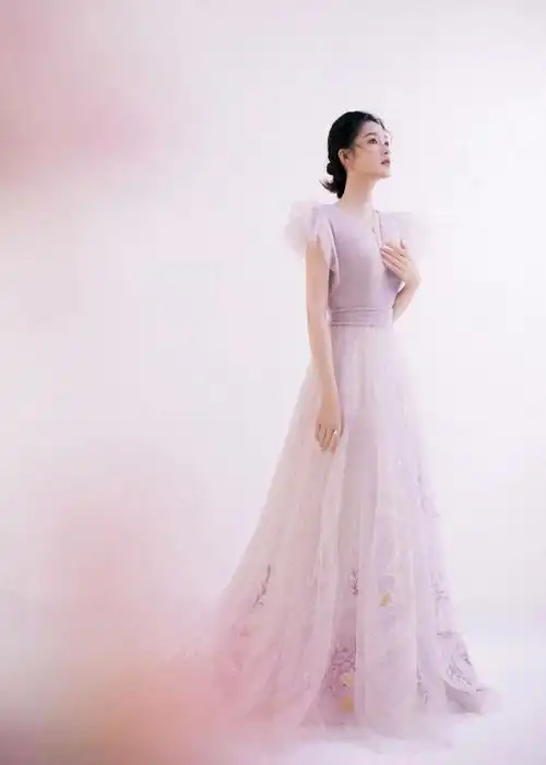清冷系仙女李沁同款礼服推荐成都婚纱礼服