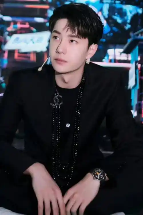 王一博的影响有多大?yesasia网站开设"王一博分区"!_角色_作品_电影