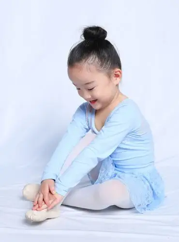 12月初舞蹈班送的艺术照