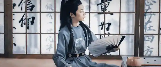 刘耀文戏服造型