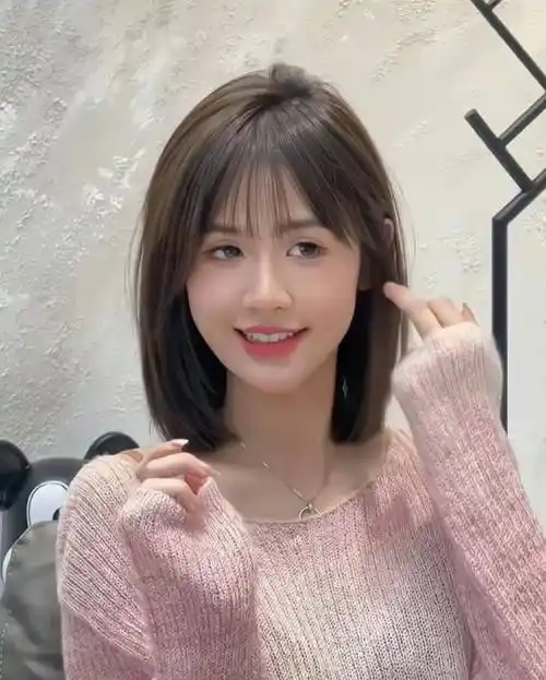 今年流行一种发型叫"锁骨发",洋气减龄显脸小,效果堪比整容_头发_脸型