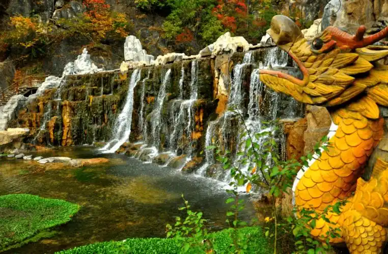 卢氏双龙湾旅游度假区在连翘花季翘首以盼您的到来