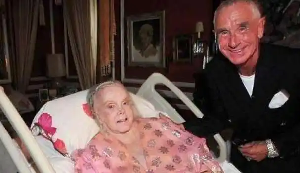 莎莎·嘉宝:一生有九次婚姻,69岁嫁最后一任丈夫,99岁病逝
