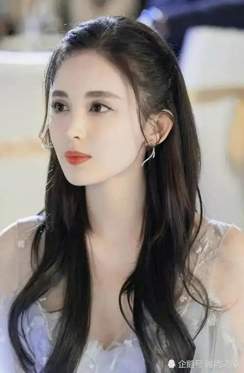 清纯可爱古力娜扎