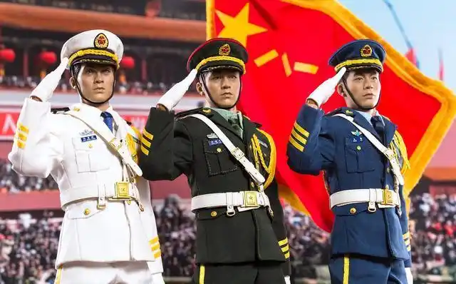 同样是敬军礼,吴京很酷,张译很帅,杨洋很标准,彭于晏却被骂惨