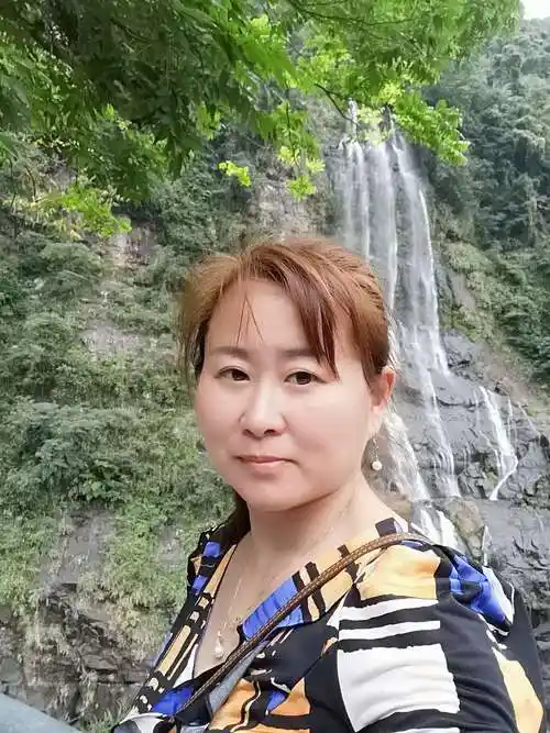 50岁离异女征婚照片(id:2319196)_福建厦门征婚交友_我主良缘网