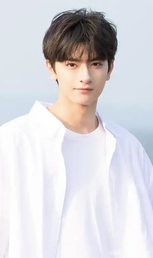 有一种"意外"叫做林一素颜,当看到他卸妆后的样子,网友懵了!