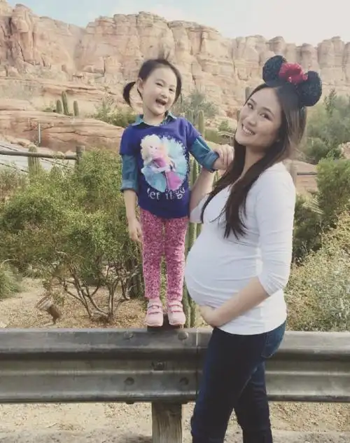 用7年等她长大,如今一家四口生活美满_李小鹏_李安琪_感情