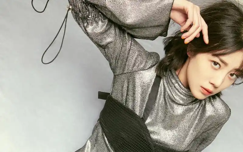 李溪芮时尚有范写真图片桌面壁纸,分辨率:1920x1200