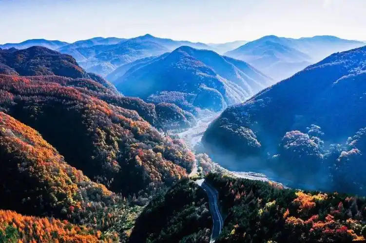 固原的大好山河,每一幅都是的千里江山图!_六盘山_国画_秋雨