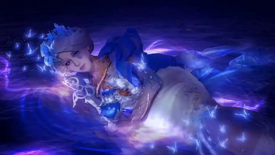 第五人格调香师摩涅莫绪涅之梦cos