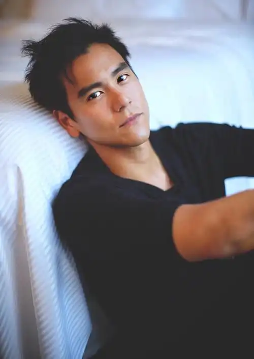 彭(peng)于(yu)晏(yan)图(tu)片(pian)