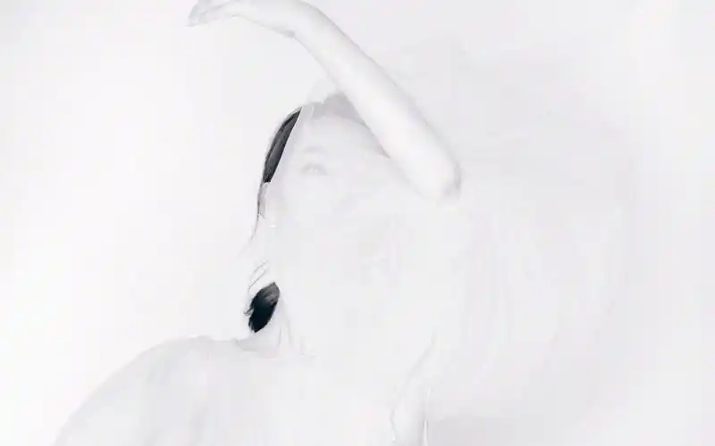 李沁纯白仙气高清桌面壁纸