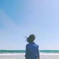 海边背影女生头像气质范_微信头像图片大全