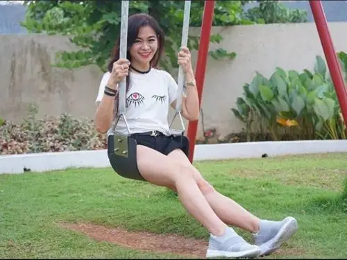 时常保持心情愉悦,让自己活得开心,也是冻龄的绝佳密技.