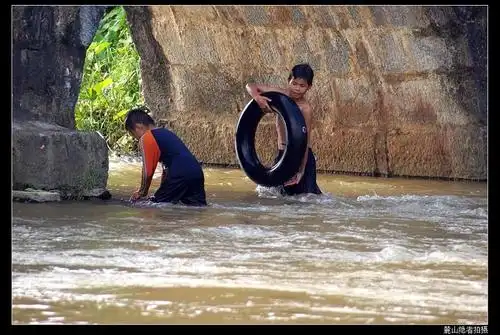 欢乐童年,戏水.