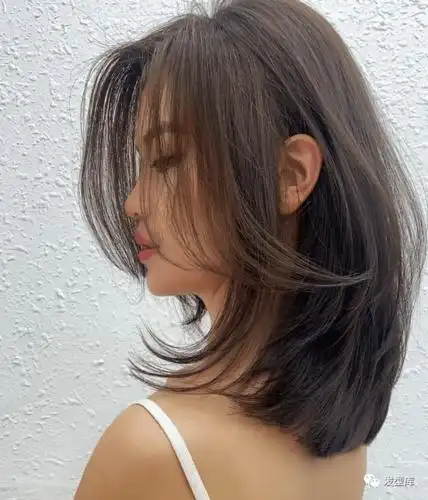 "高颜值中长锁骨发"简单好打理_发型