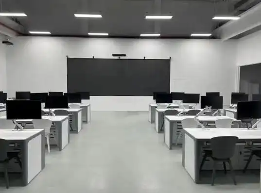 上海市大众工业学校围绕"体现上海制造,打造高端数控加工"的主要目标