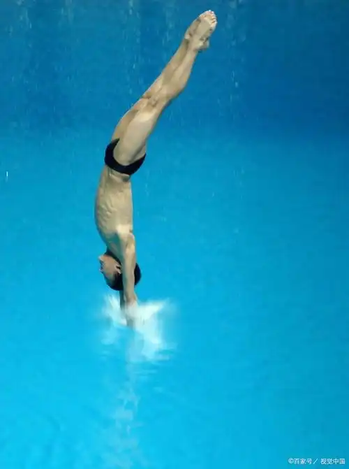 人们对于跳水的危险性一直存在许多疑问,其中最引人注目的就是从多高