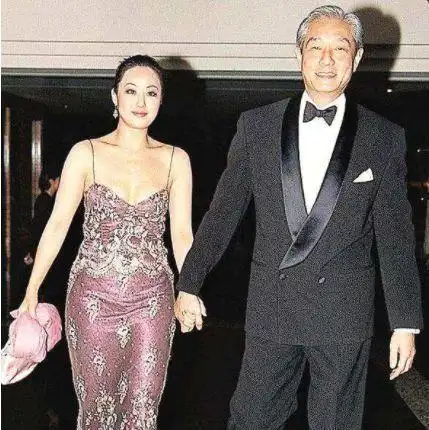 "桃色女王"章小蕙近照曝光,败光前夫2亿家产,56岁仍美如少女