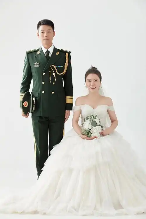 右手敬礼,左手牵你!@军嫂,来听听军人的七夕告白_北京日报app新闻