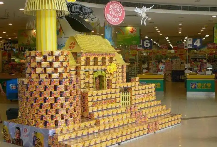 吸引眼球的超市货架堆头陈列