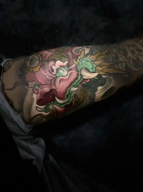 饕餮纹身图案半臂