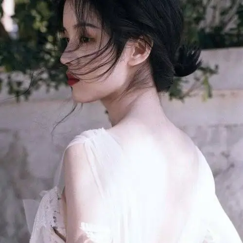 温柔优雅侧脸美人头像