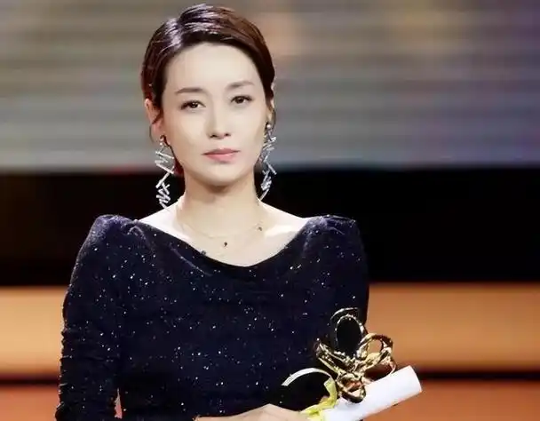 考虑到马伊琍的人生轨迹和她在《我的阿泰勒》里的出色演绎,众人并不