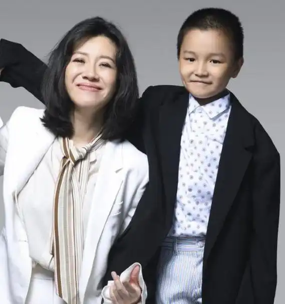 刘琳被名导抛弃险抑郁如今嫁给普通人被公婆宠成宝