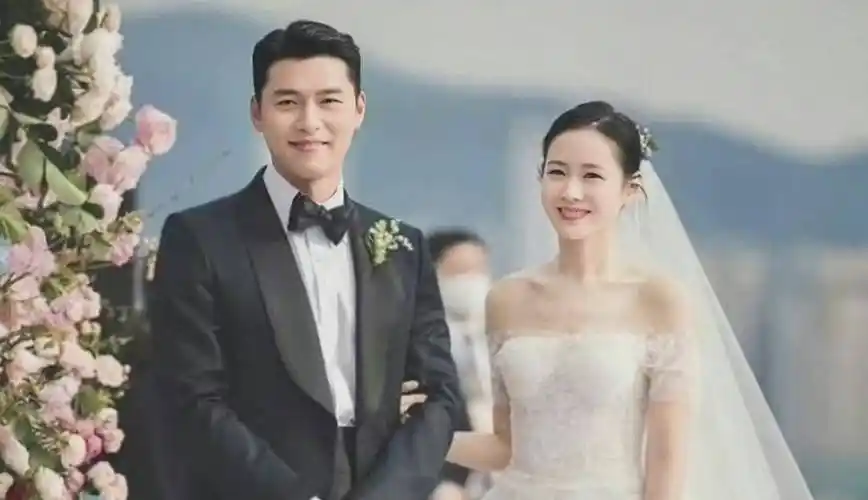 原创玄彬孙艺珍同框看球赛玄彬幸福肥显邋遢女方颜值依旧在线