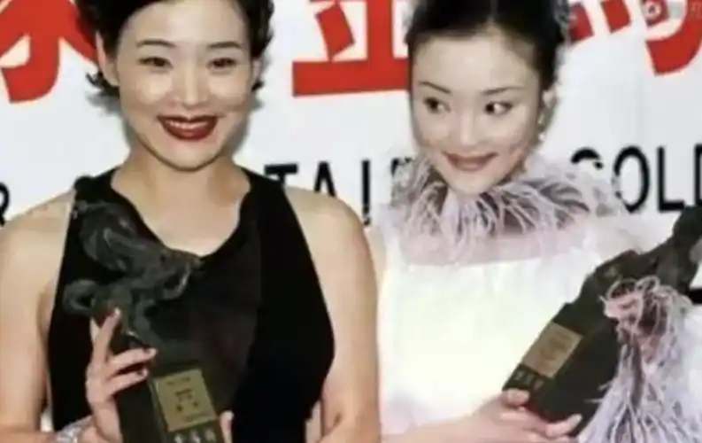 李小璐被曝插足常远婚姻,从美艳娇妻到出轨被骂出娱乐圈,42岁仍"风流"