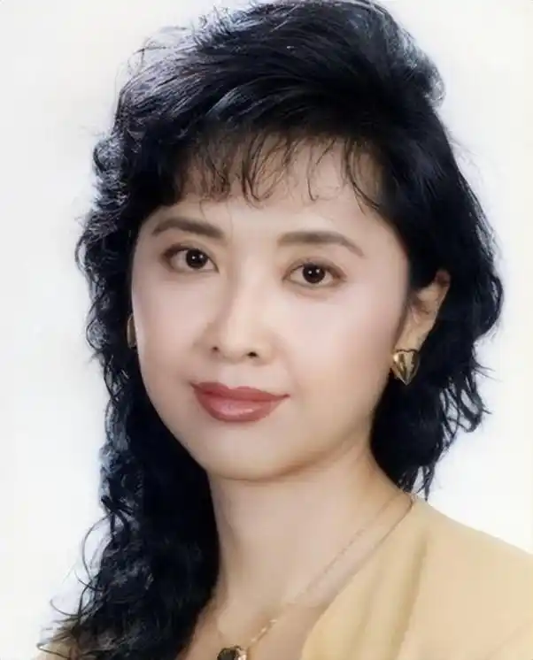 朱琳:最美女儿国国王