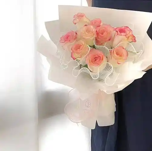 给心爱的 ta 送朵花,我们为你准备了这份「送花指南」_玫瑰花_情人节