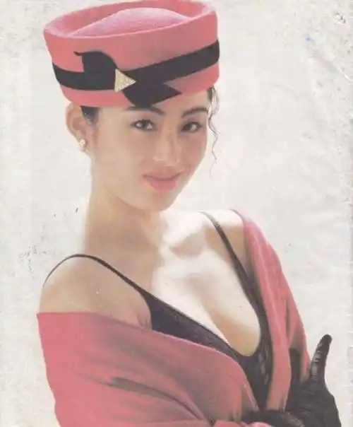 原创54岁的张敏被香港大亨向华胜独宠9年分手后嫁经纪人刘永辉