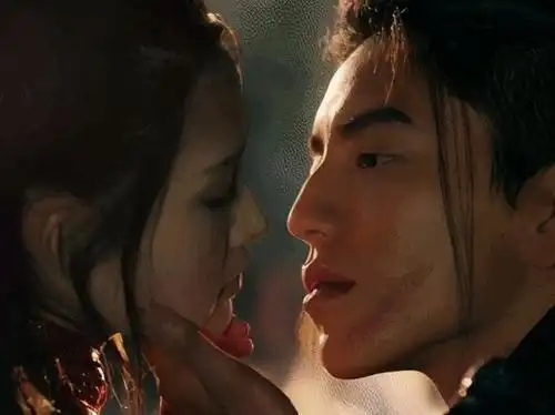 王大陆吻戏用力过猛,李沁调侃:他的吻戏像是在拔火罐