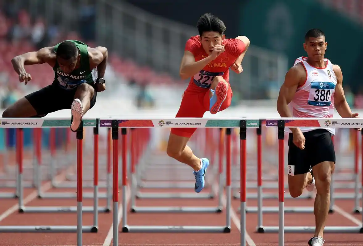 田径——男子110米栏赛况(1)