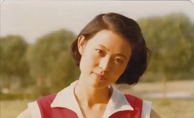 大名鼎鼎的倪大红娶了倪萍的亲妹妹倪炜倪炜也是长得貌美如花