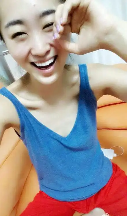 网络平胸大赛走红比谁是最平胸图片收集