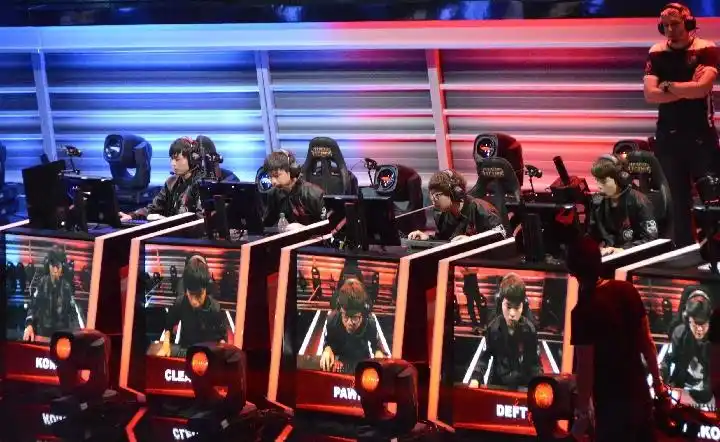 国际电竞邀请赛青岛开赛 8支队伍争冠