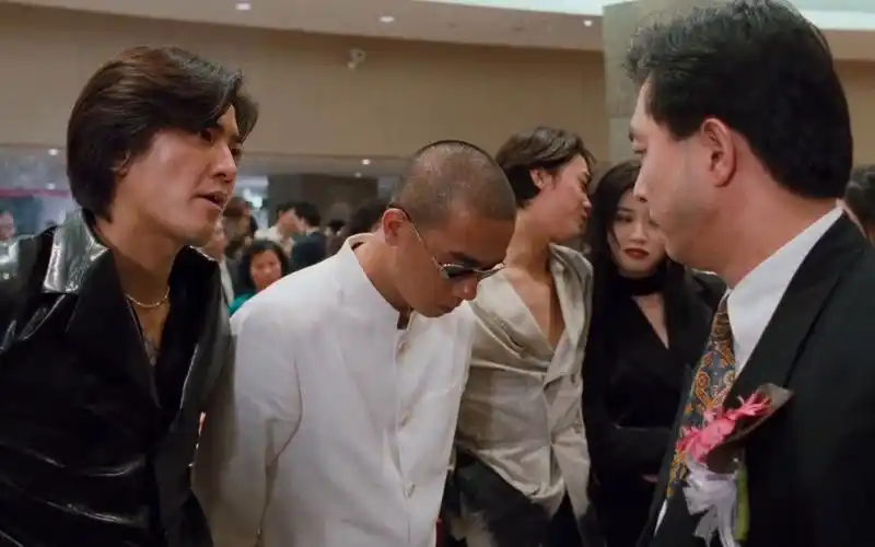 老电影系列:(古惑仔2)洪兴开始反击,在赌场开业当天带人闹事.