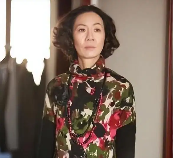 "中国最丑女演员"杨青,事业上升时嫁德国富豪,如今生活美满